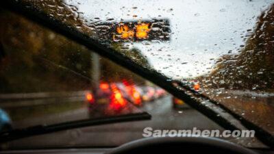 Berkendara di Musim Hujan