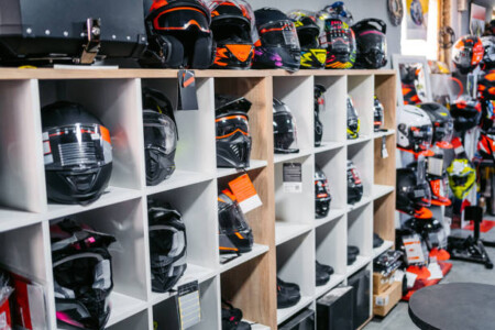 Memilih Helm yang Aman dan Nyaman