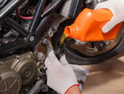 Jangan Sepelekan! Wajib Tahu Pentingnya Ganti Oli Motor