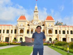 HIKMAH PERJALANAN: Dari Anti Impor ke Strategi Dagang Beras Premium