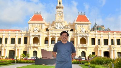 HIKMAH PERJALANAN: Dari Anti Impor ke Strategi Dagang Beras Premium