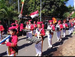 Pawai Kemerdekaan di Asembagus: Drumband Pelajar Warnai HUT RI ke-80