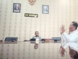 “DPRD Situbondo Memanas! Ketua LSM SITI JENAR Gebrak Meja, Tuding Dewan Bela Pengusaha”