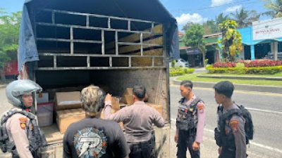 POLRESTA BANYUWANGI GAGALKAN PENYELUNDUPAN 1.800 BOTOL ARAK ILEGAL ASAL BALI