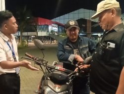 Satpam Roxy Situbondo Tahan Pengunjung Karena Lupa Bawa STNK