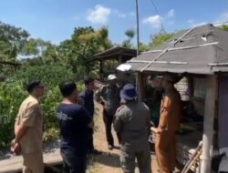 Tiga Tahun Bertahan Sendiri di Gubuk Derita, Camat Kapongan Datangi Langsung Pak Surais di Desa Peleyan